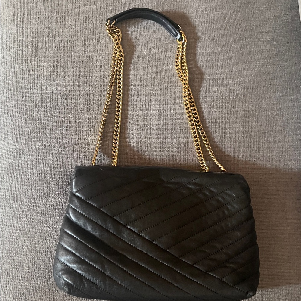 Tory Burch Kira Chevron Large Quilted Leather Shoulder Bag. Convertible strap. - Picture 5 of 15